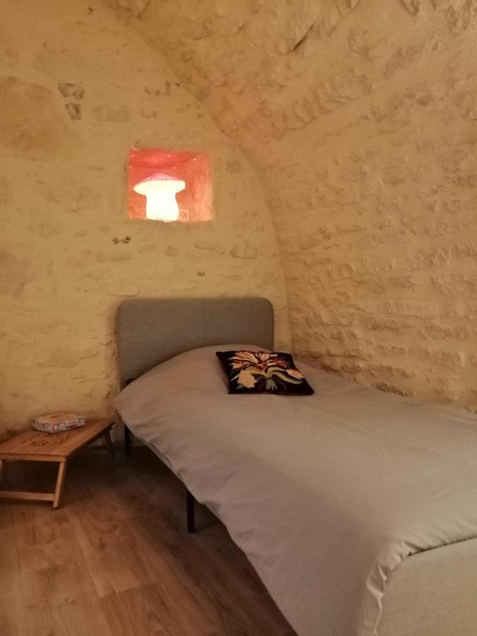 Le Refuge De La Sallee Gençay Dış mekan fotoğraf