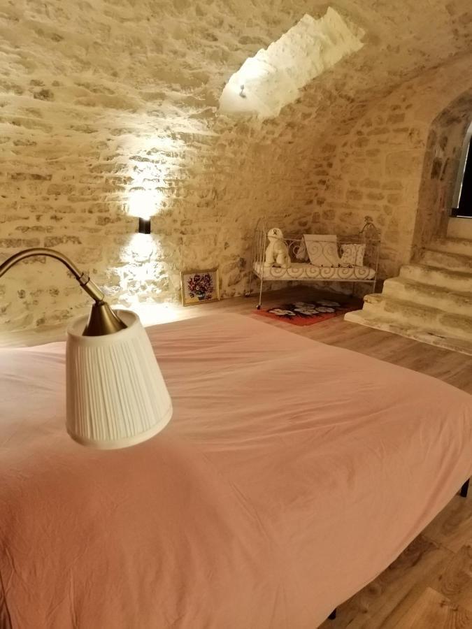 Le Refuge De La Sallee Gençay Dış mekan fotoğraf